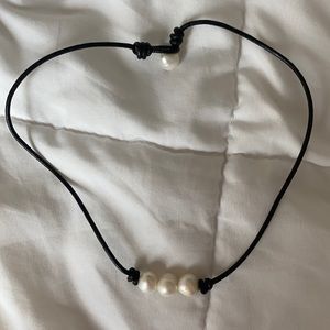 Trendy three pearl choker! Only worn once.